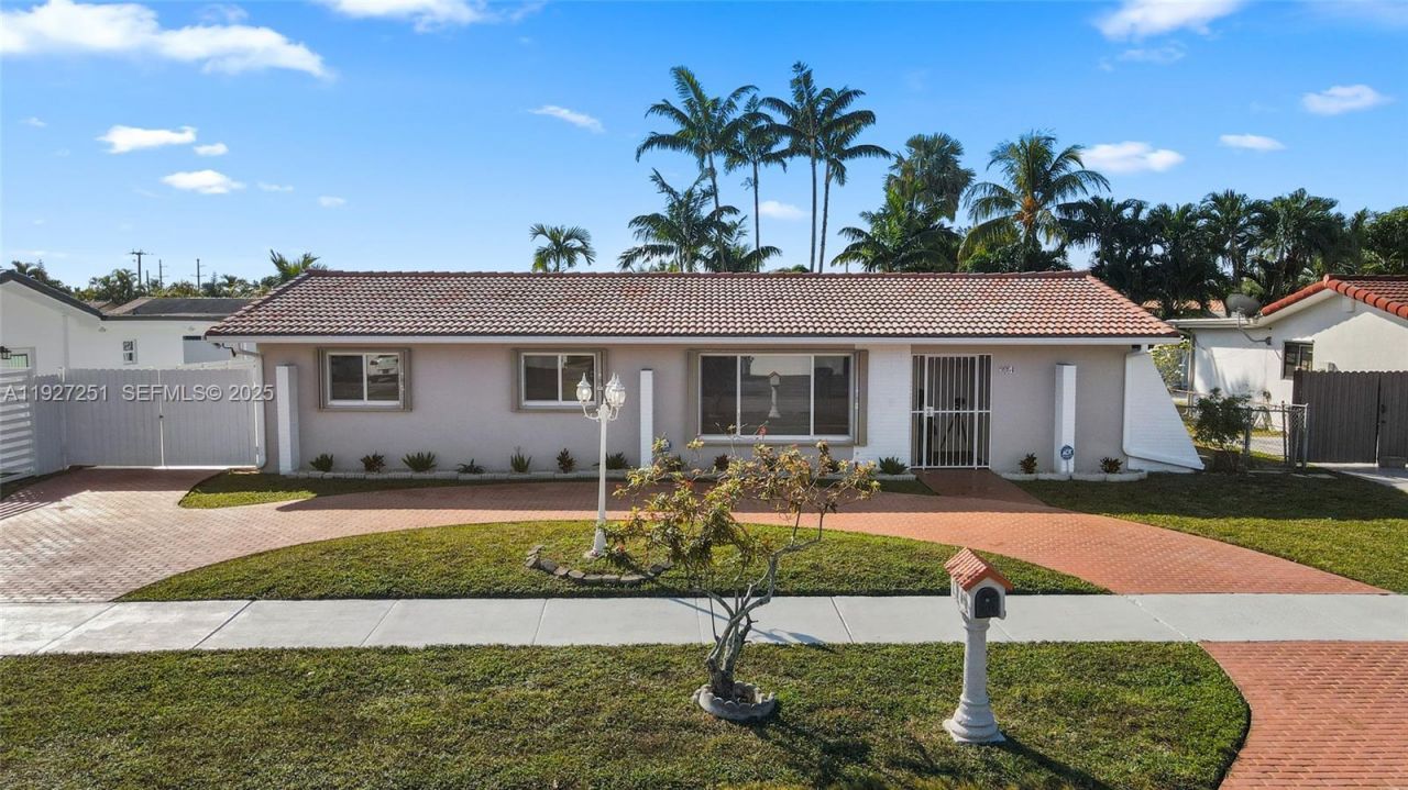 9864 SW 26th Ter, Miami, FL 33165 Photo