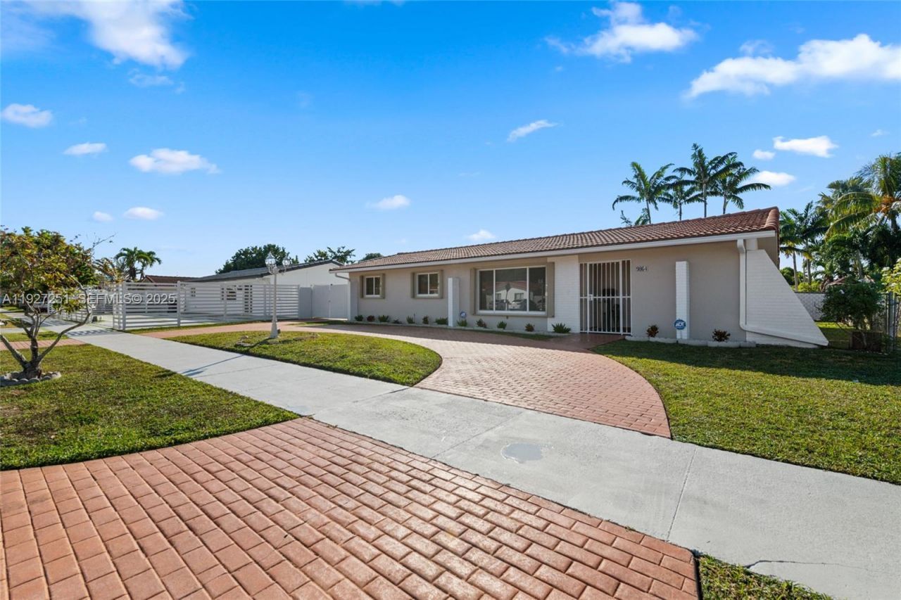 9864 SW 26th Ter, Miami, FL 33165 Photo
