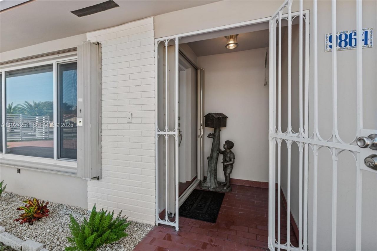 9864 SW 26th Ter, Miami, FL 33165 Photo