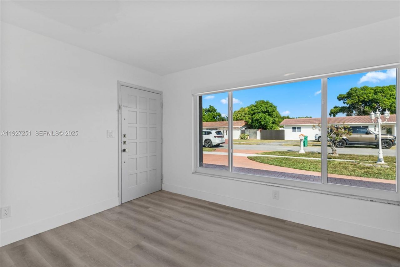 9864 SW 26th Ter, Miami, FL 33165 Photo