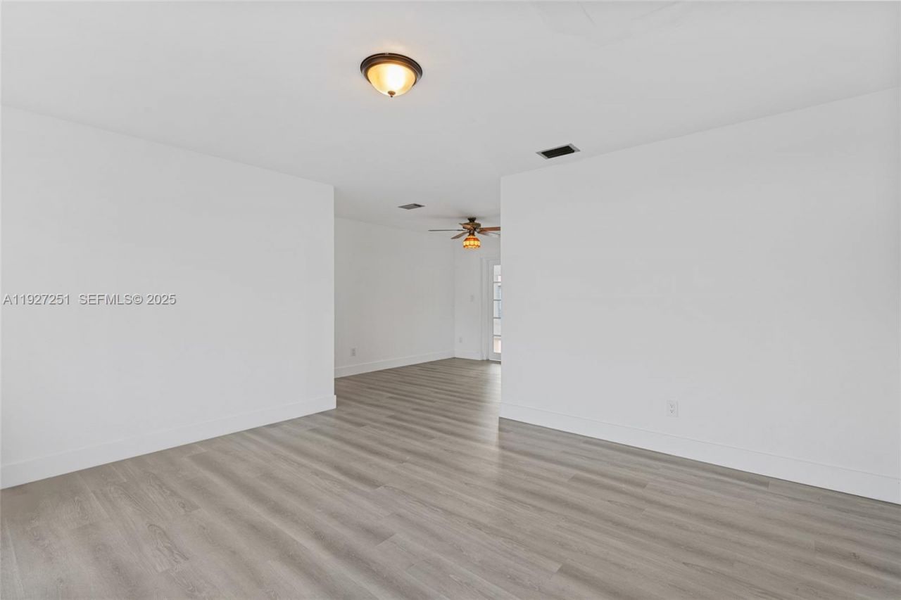 9864 SW 26th Ter, Miami, FL 33165 Photo