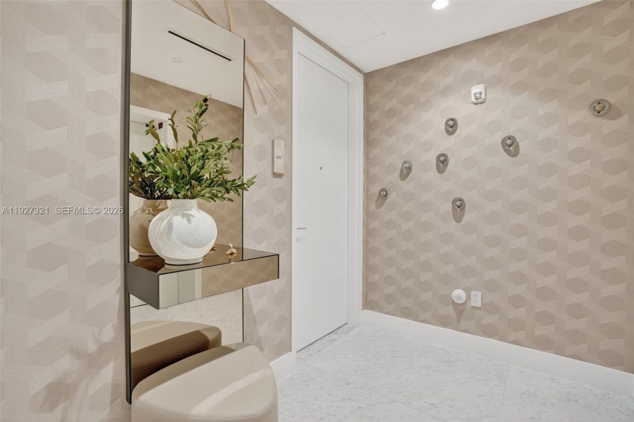 5775 Collins Ave, Unit 605, Miami Beach, FL 33140 Photo