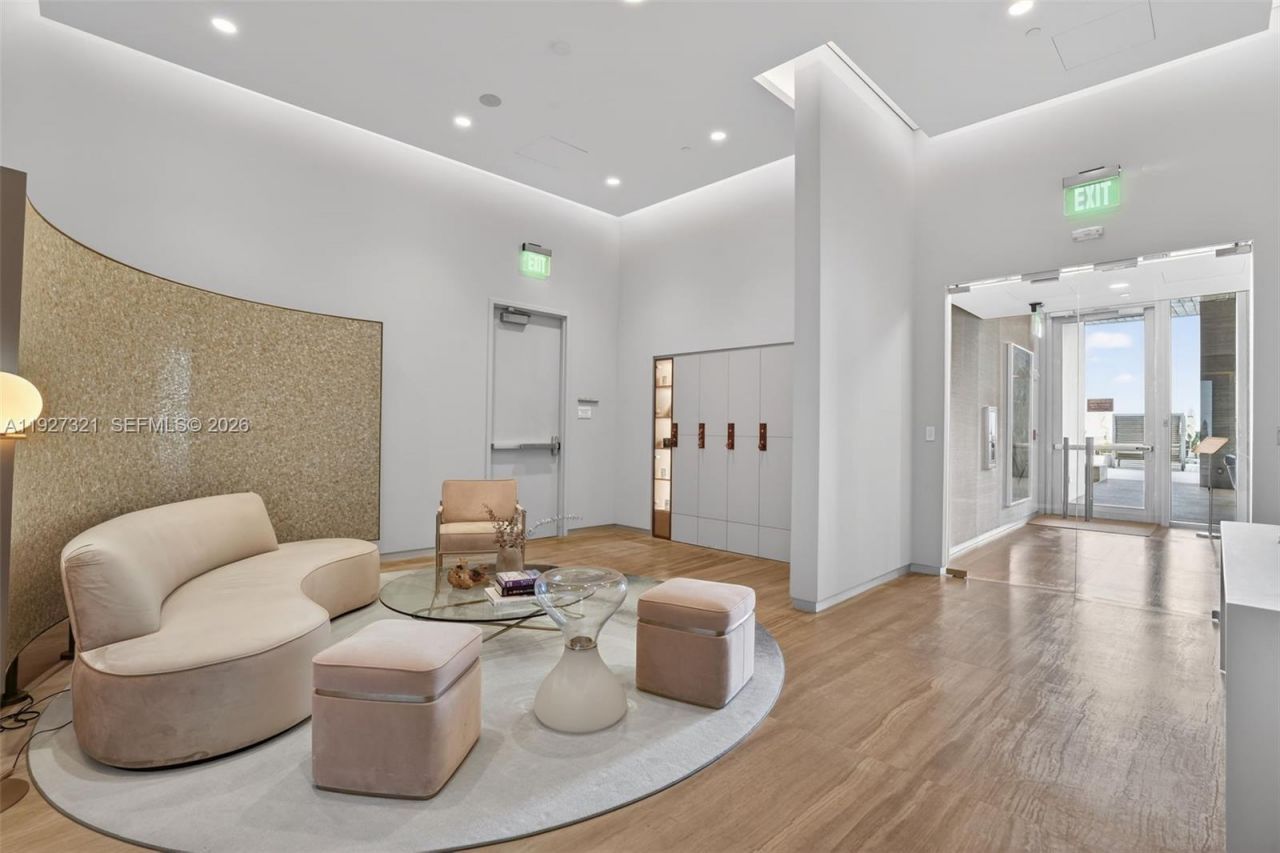 5775 Collins Ave, Unit 605, Miami Beach, FL 33140 Photo