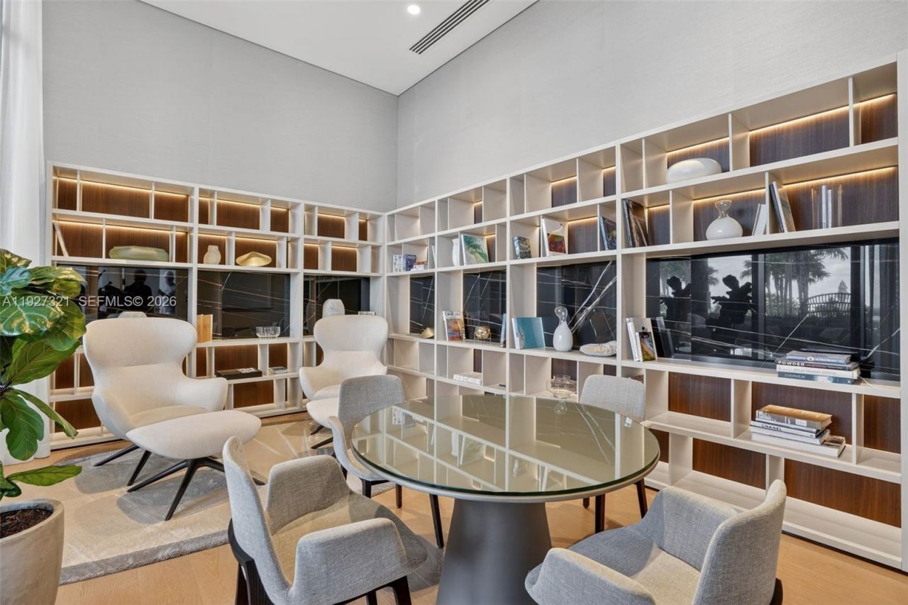 5775 Collins Ave, Unit 605, Miami Beach, FL 33140 Photo