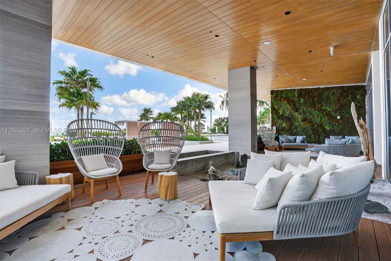 5775 Collins Ave, Unit 605, Miami Beach, FL 33140 Photo