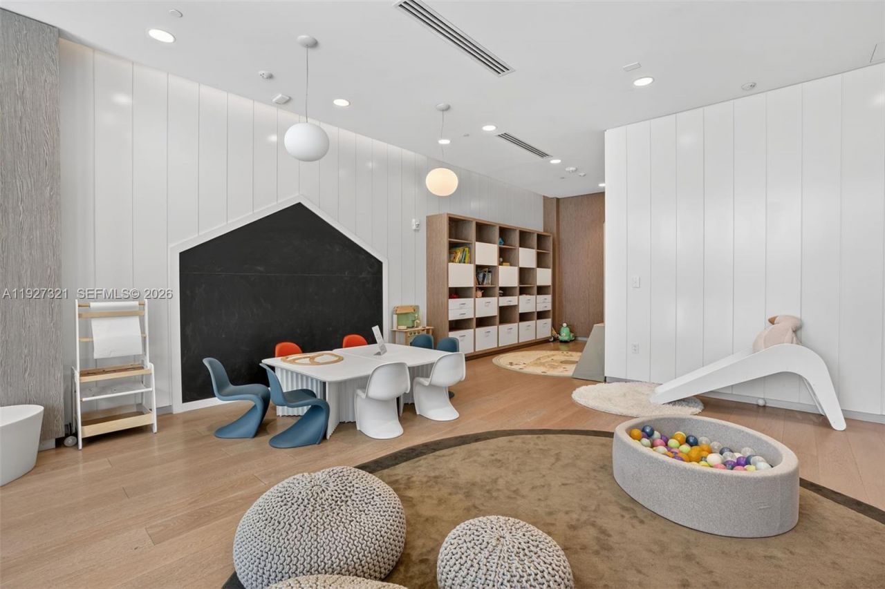 5775 Collins Ave, Unit 605, Miami Beach, FL 33140 Photo