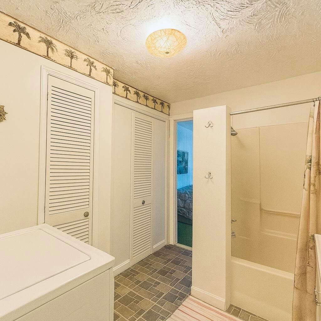 2078 NE 135th Lane, North Miami Beach, FL 33181 Photo