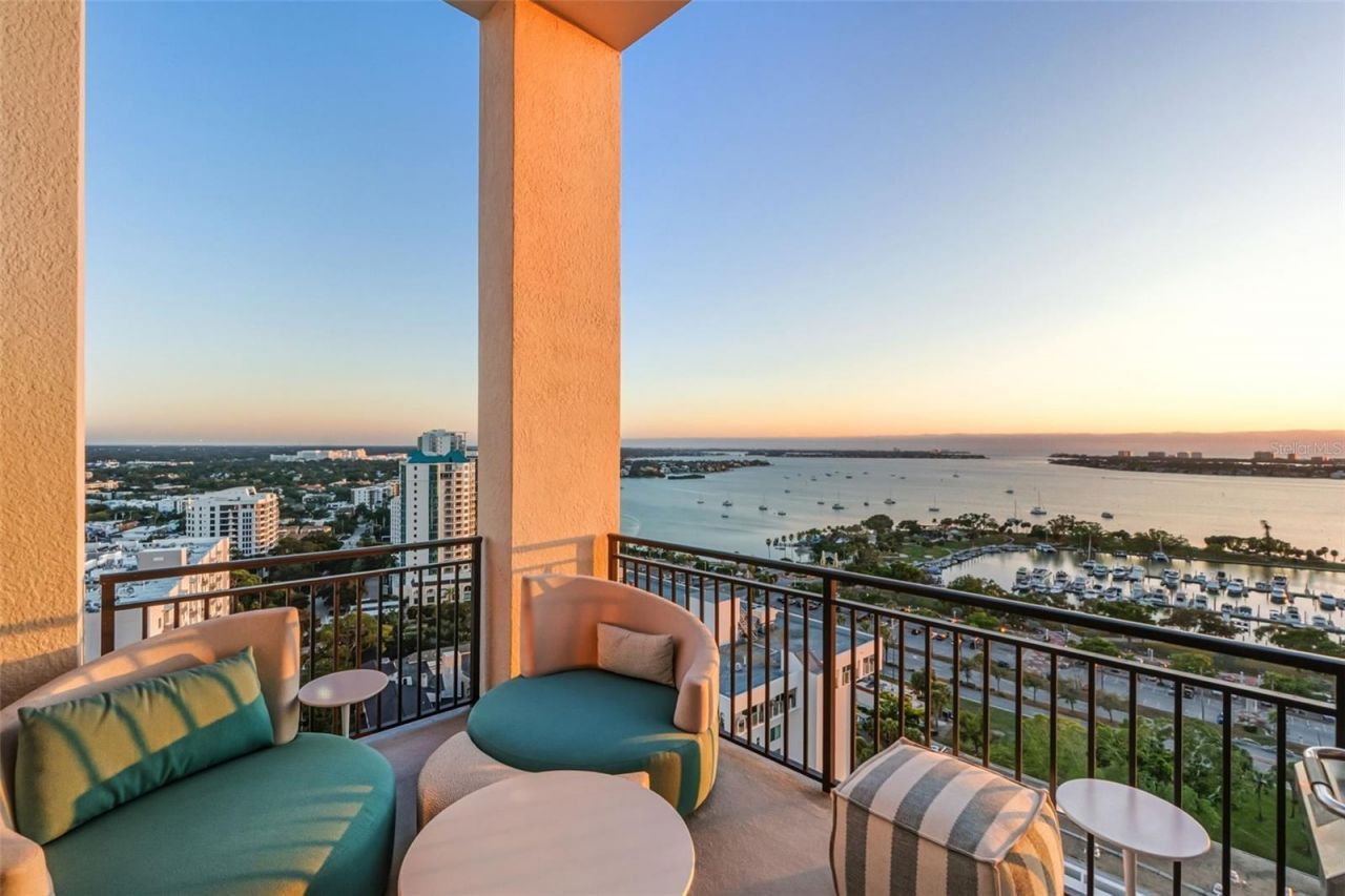 33 S Palm Avenue, Unit 1701, Sarasota, FL 34236 Photo