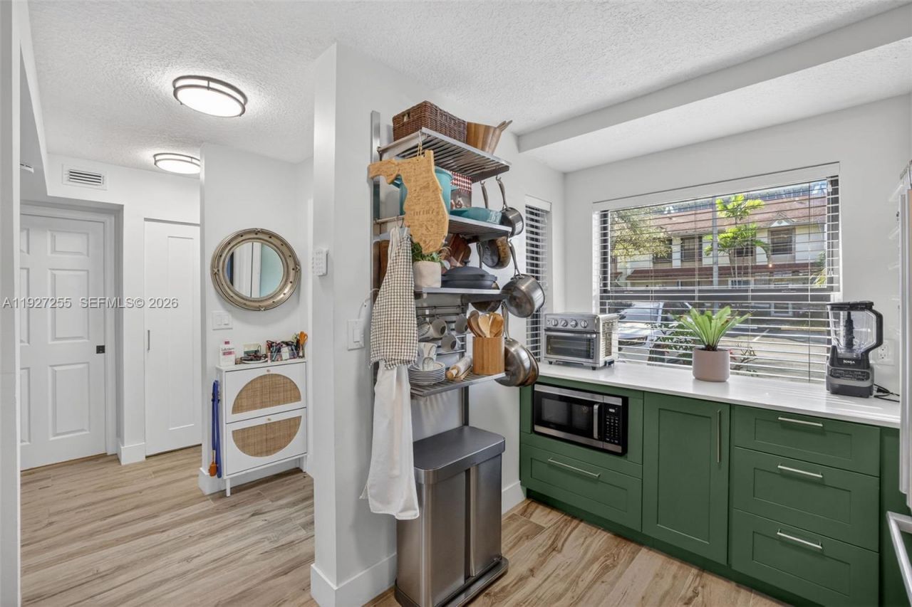 237 City View Dr, Unit 237, Fort Lauderdale, FL 33311 Photo