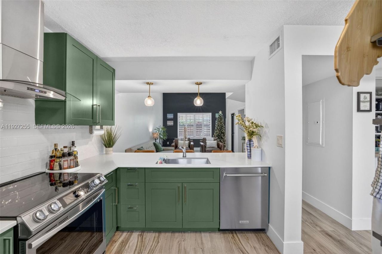 237 City View Dr, Unit 237, Fort Lauderdale, FL 33311 Photo