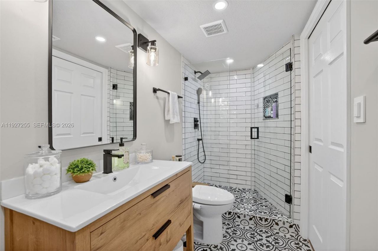 237 City View Dr, Unit 237, Fort Lauderdale, FL 33311 Photo