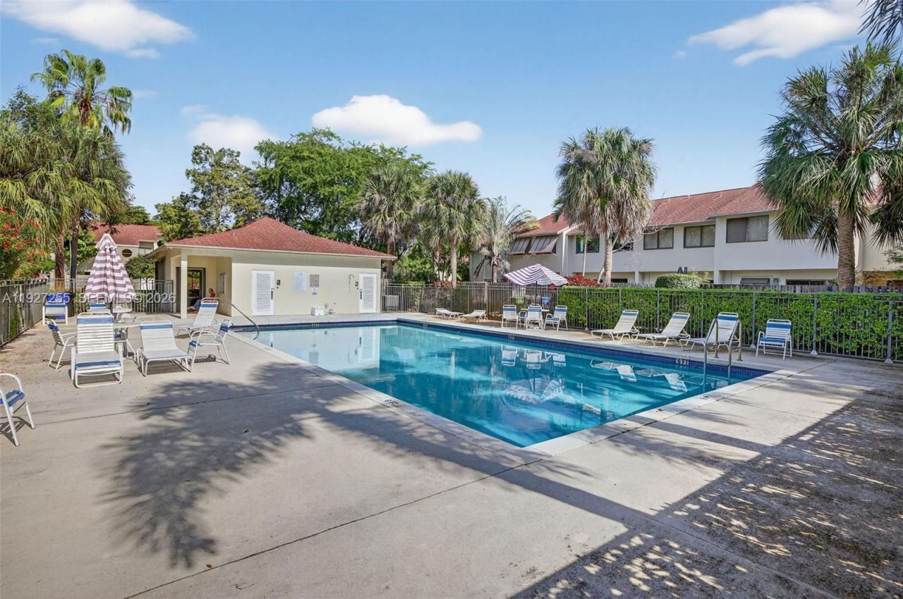 237 City View Dr, Unit 237, Fort Lauderdale, FL 33311 Photo