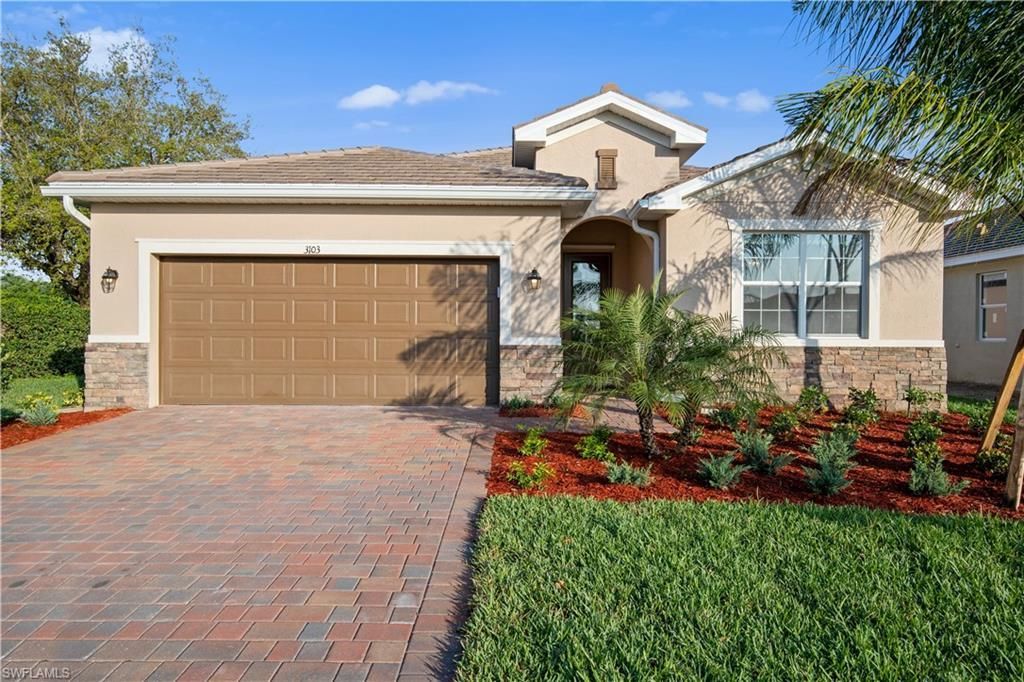 3111 Weston Manor Dr, Alva, FL 33920 Main Photo