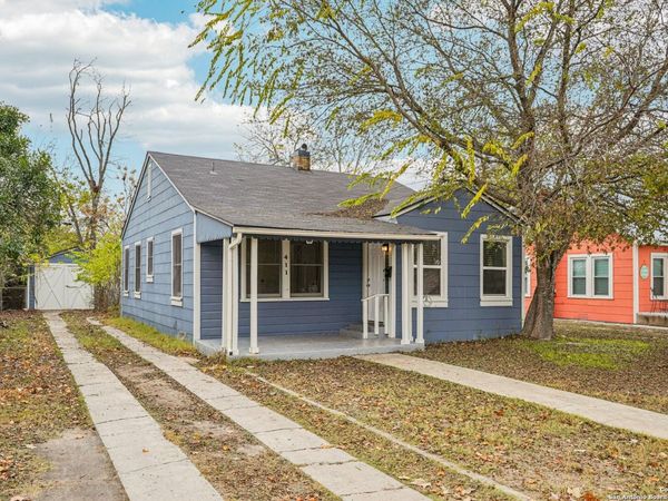 411 W Water St, Kerrville, TX 78028