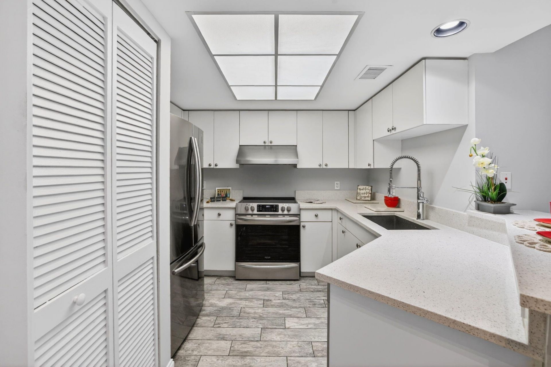 2119 SE 10th Avenue, Unit 910, Fort Lauderdale, FL 33316 Photo
