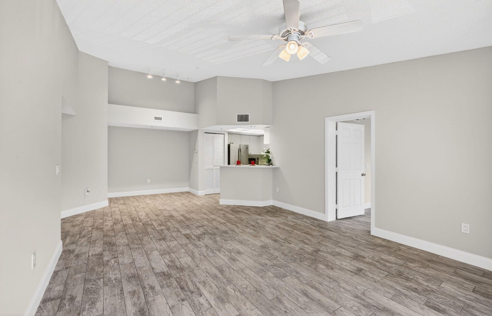 2119 SE 10th Avenue, Unit 910, Fort Lauderdale, FL 33316 Photo