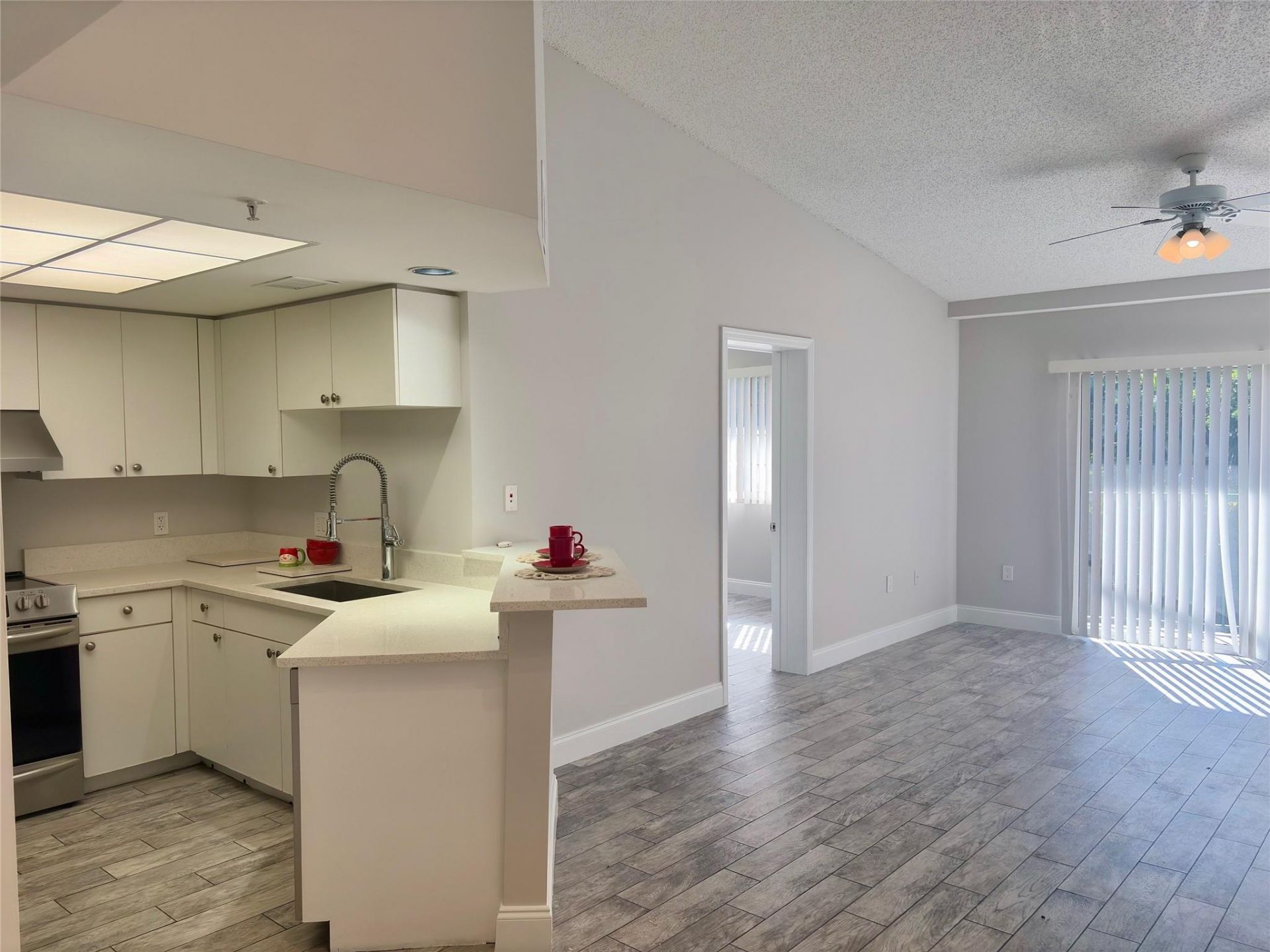 2119 SE 10th Avenue, Unit 910, Fort Lauderdale, FL 33316 Photo