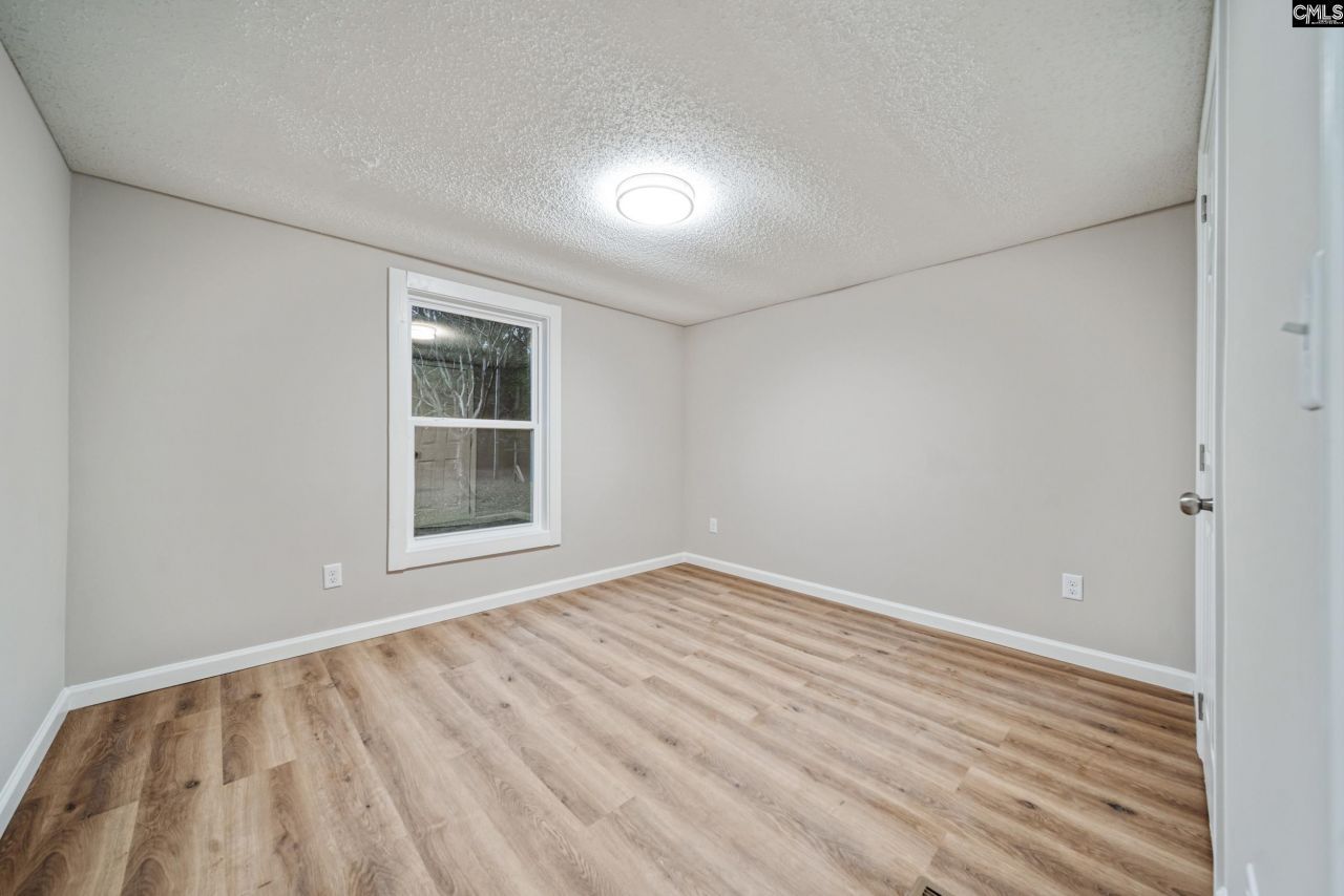 255 Tullah Drive Photo 14