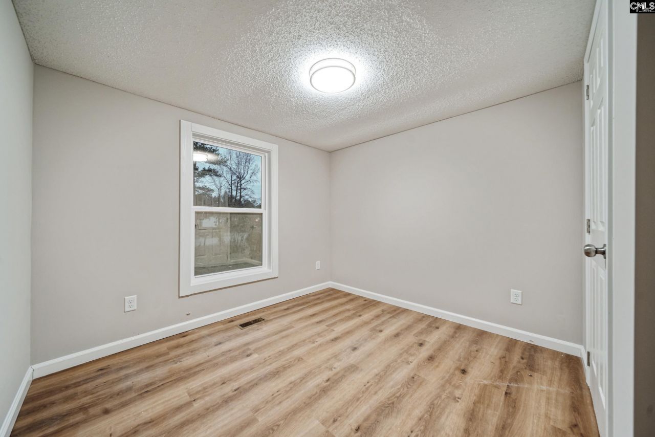 255 Tullah Drive Photo 19