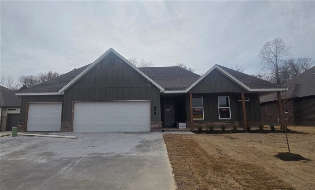 1301 Bunker Drive, Pea Ridge, AR 72751 Main Photo