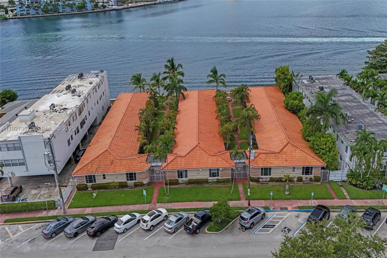 2160 Bay Dr, Unit 2-8, Miami Beach, FL 33141 Photo