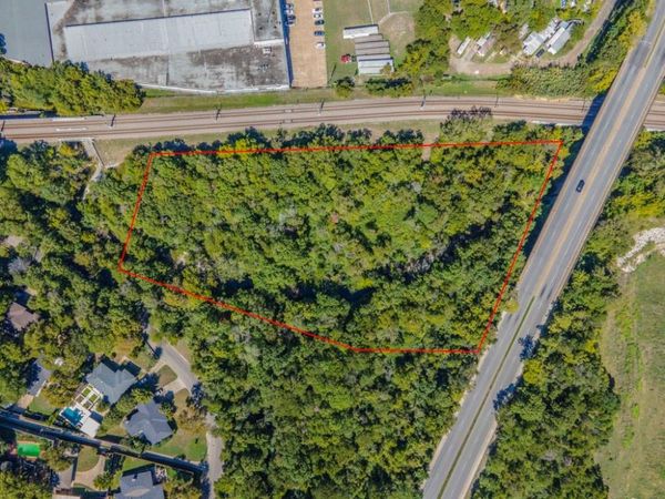 200 N Manus Drive , Dallas, TX 75224