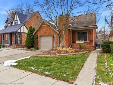 466 Touraine Road, Grosse Pointe Farms, MI 48236
