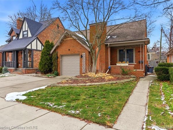 466 Touraine Road, Grosse Pointe Farms, MI 48236