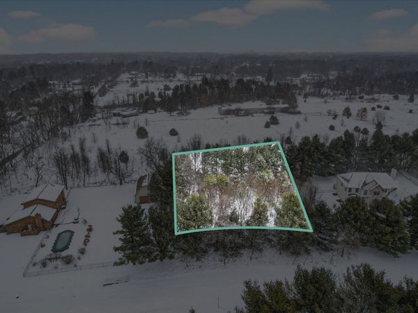 5940 Blue Jay Drive, Kalamazoo, MI 49009