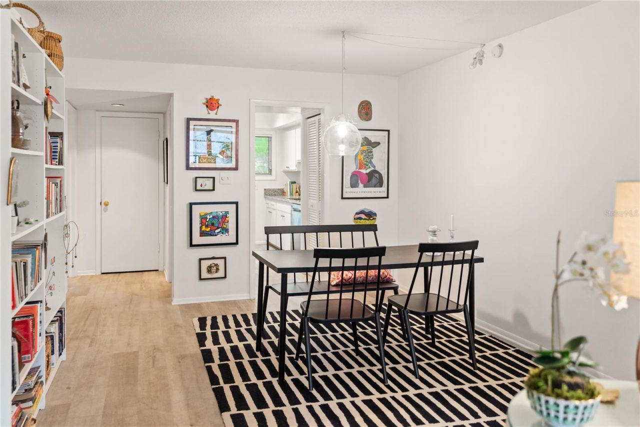 3711 Almeria Avenue, Unit 3N, Sarasota, FL 34239 Photo