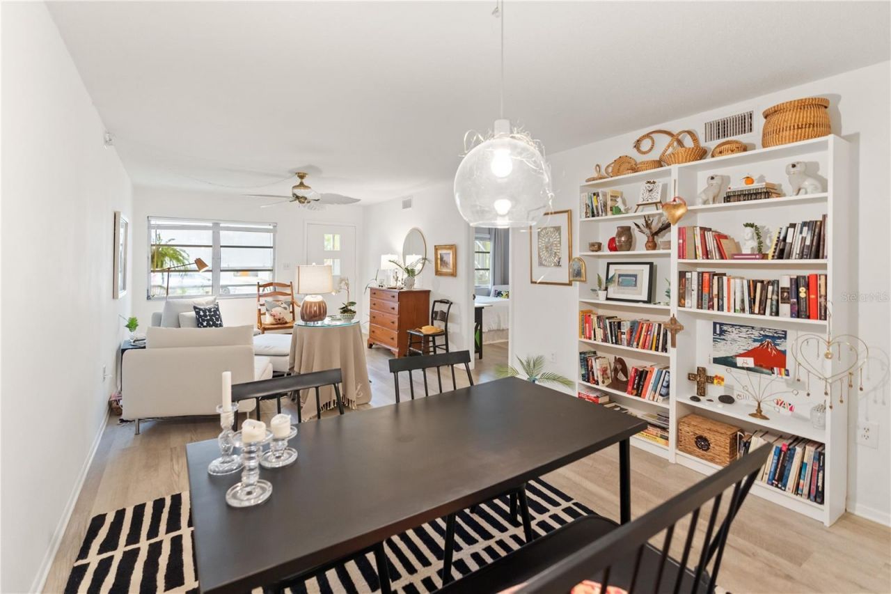 3711 Almeria Avenue, Unit 3N, Sarasota, FL 34239 Photo