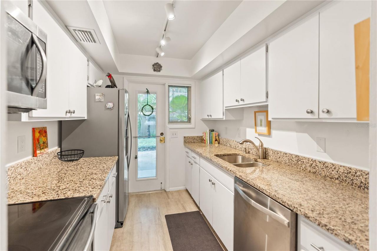 3711 Almeria Avenue, Unit 3N, Sarasota, FL 34239 Photo