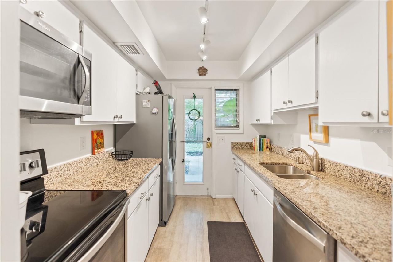 3711 Almeria Avenue, Unit 3N, Sarasota, FL 34239 Photo