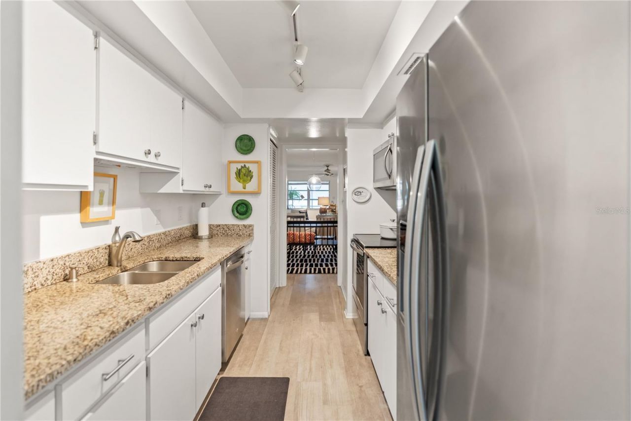 3711 Almeria Avenue, Unit 3N, Sarasota, FL 34239 Photo