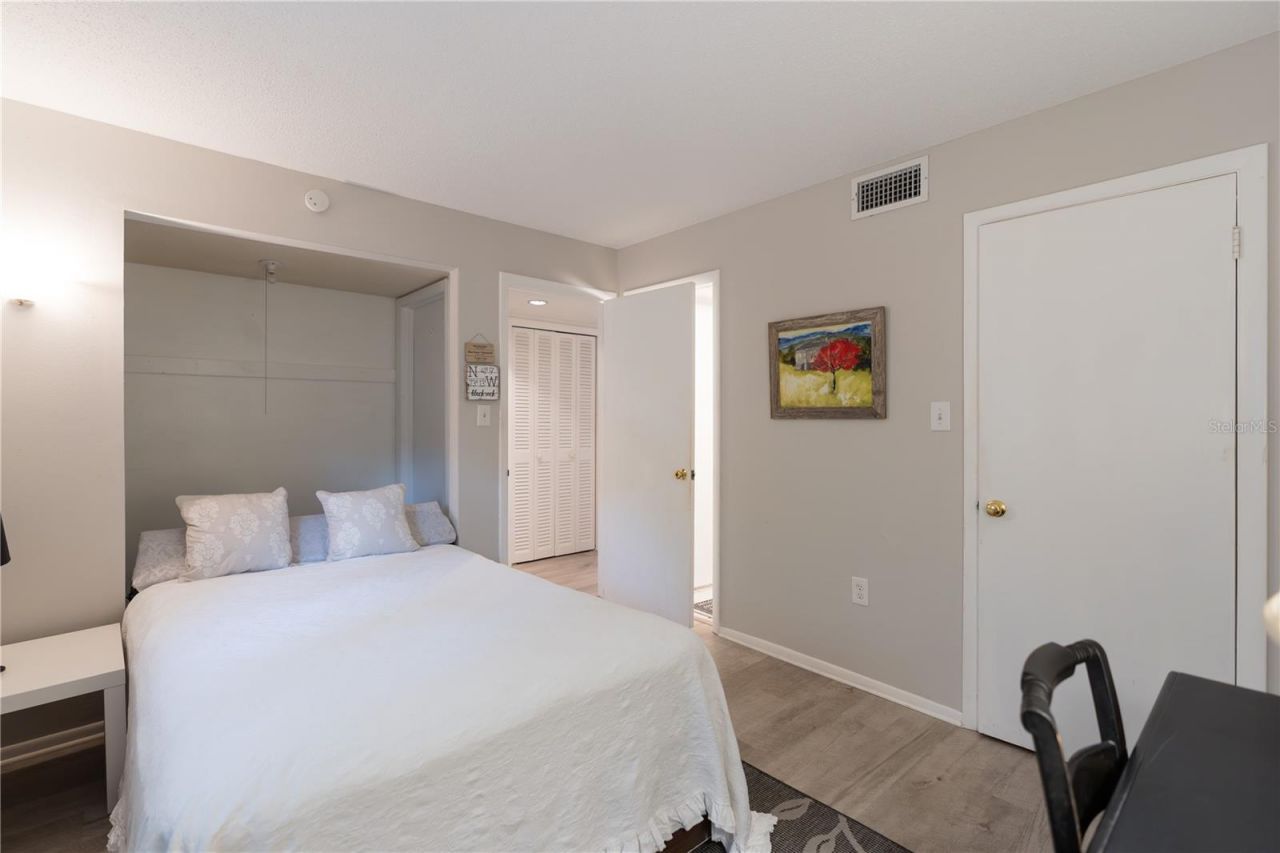 3711 Almeria Avenue, Unit 3N, Sarasota, FL 34239 Photo