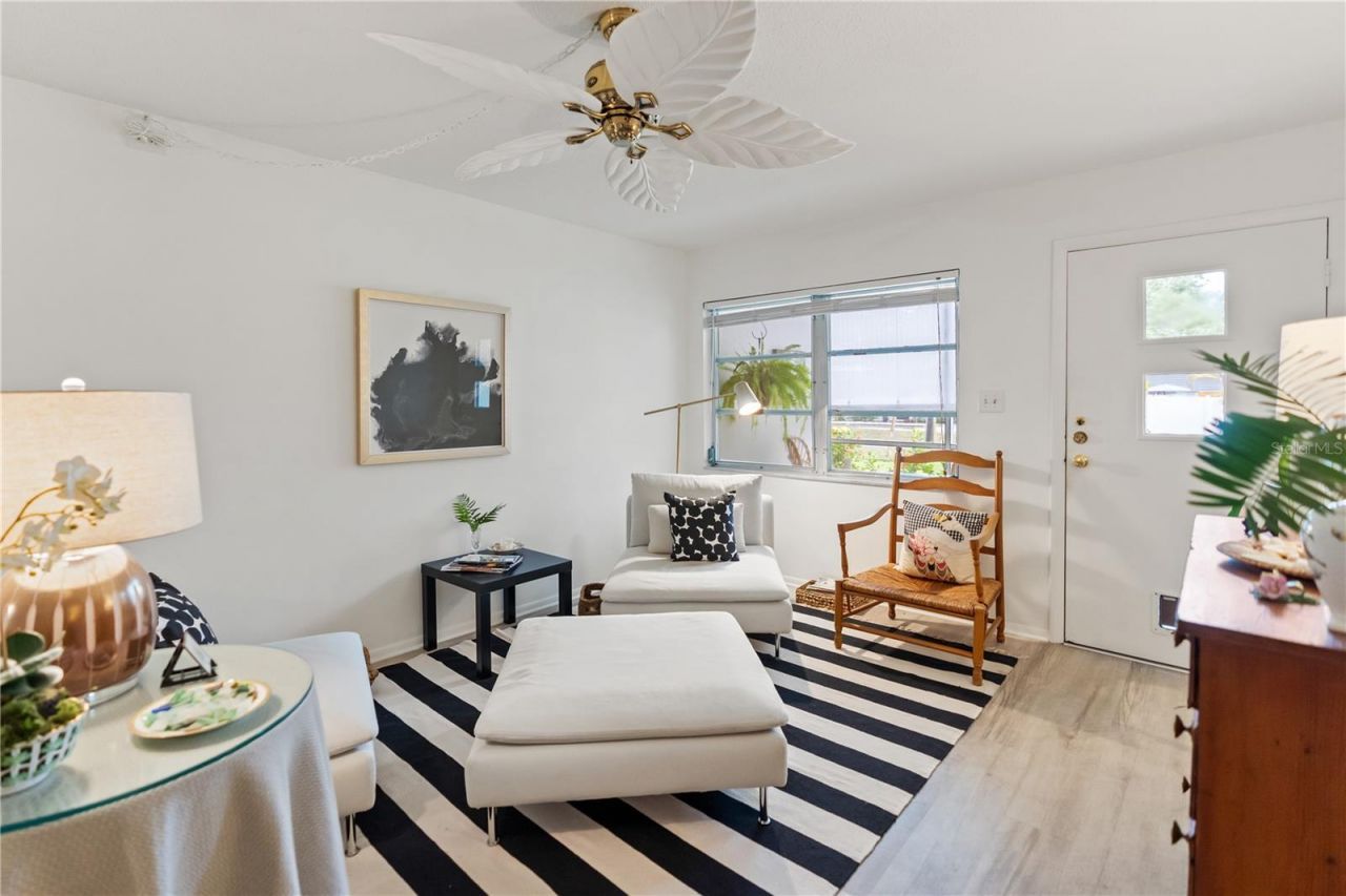 3711 Almeria Avenue, Unit 3N, Sarasota, FL 34239 Photo