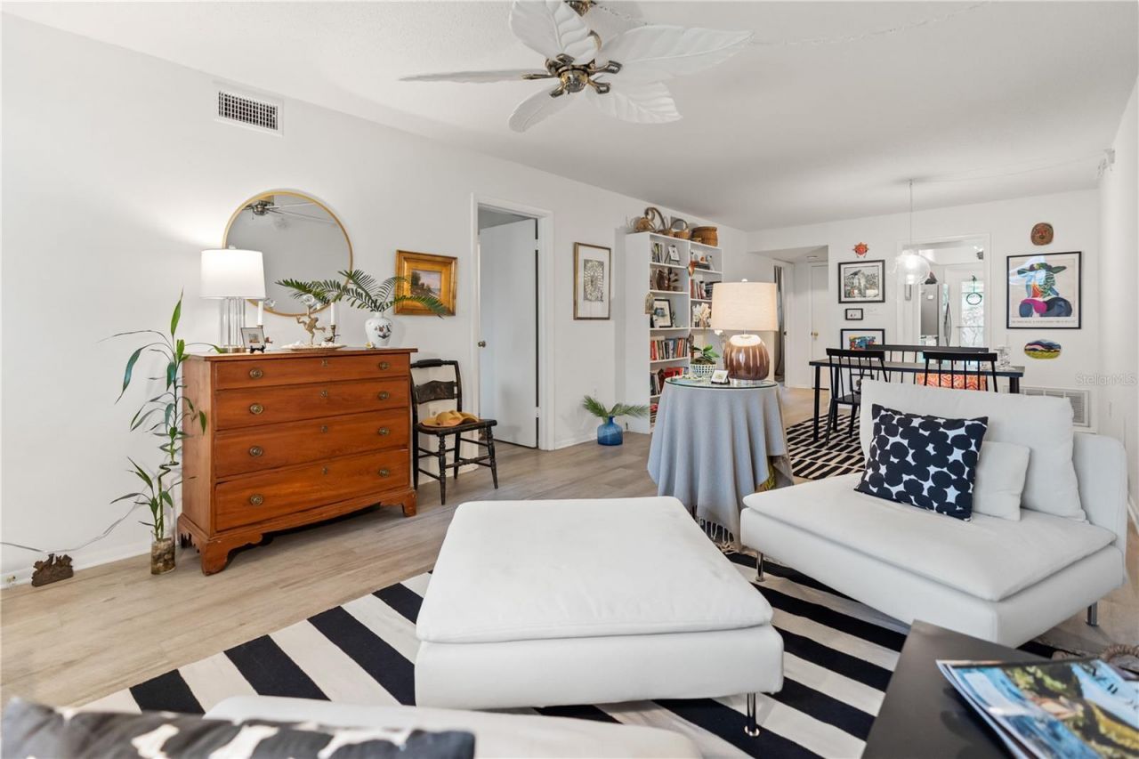 3711 Almeria Avenue, Unit 3N, Sarasota, FL 34239 Photo