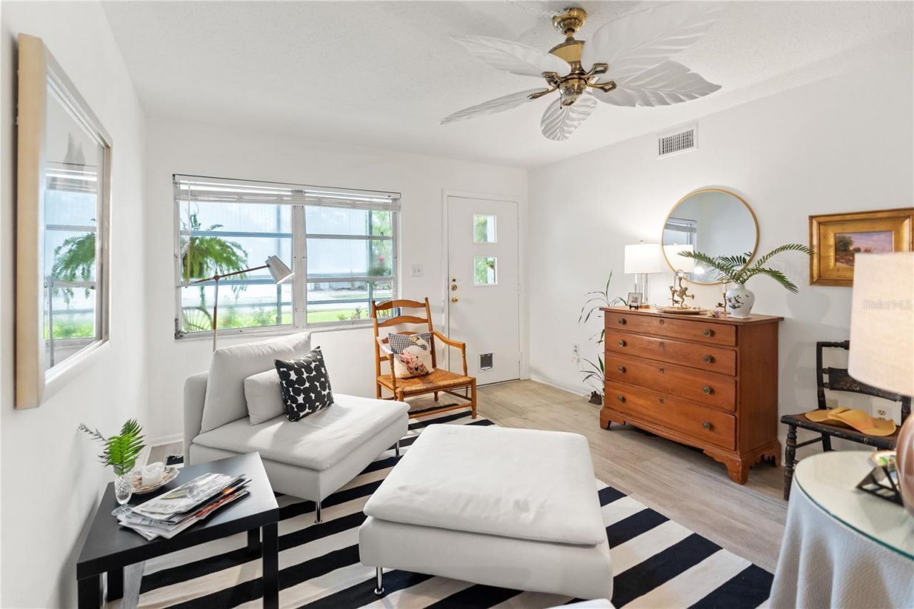 3711 Almeria Avenue, Unit 3N, Sarasota, FL 34239 Photo