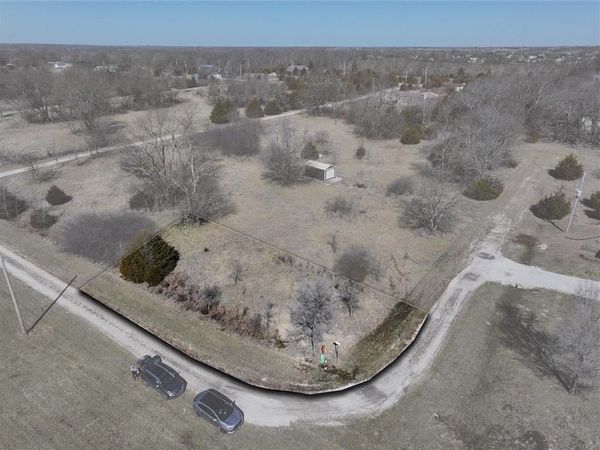 1 Utah Drive, La Cygne, KS 66040