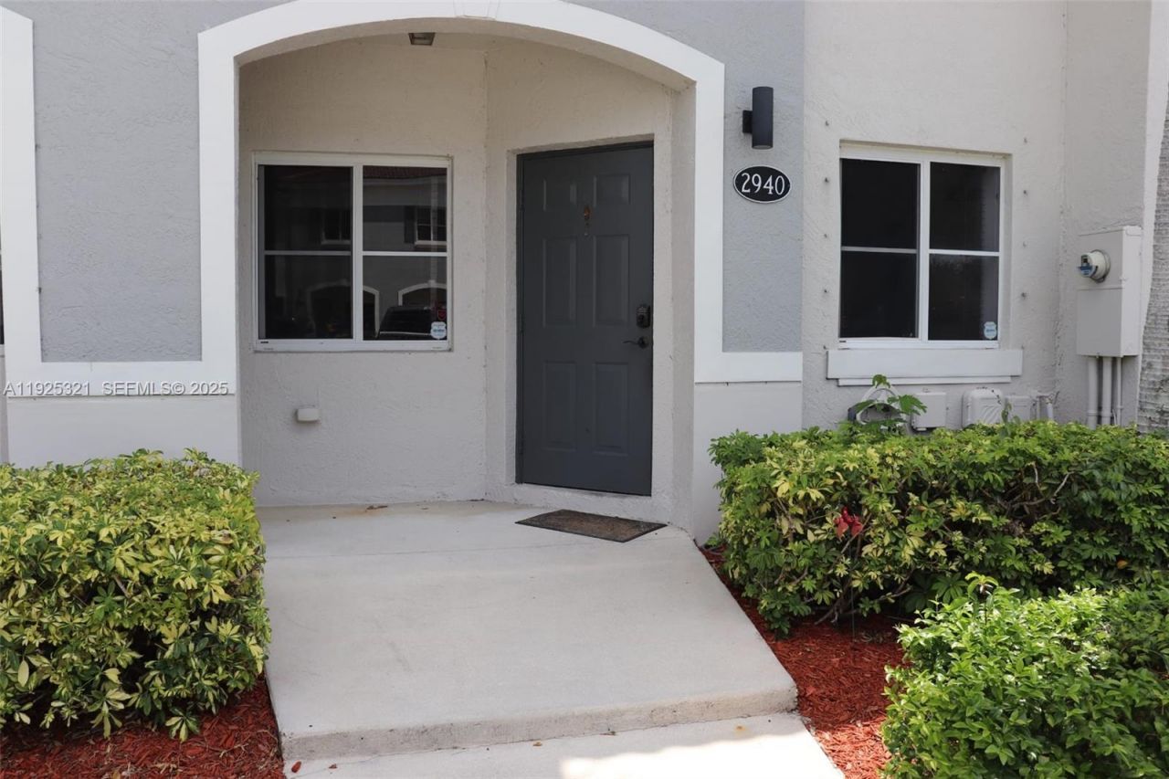 2940 SE 15th Ter, Unit 2940, Homestead, FL 33035 Photo