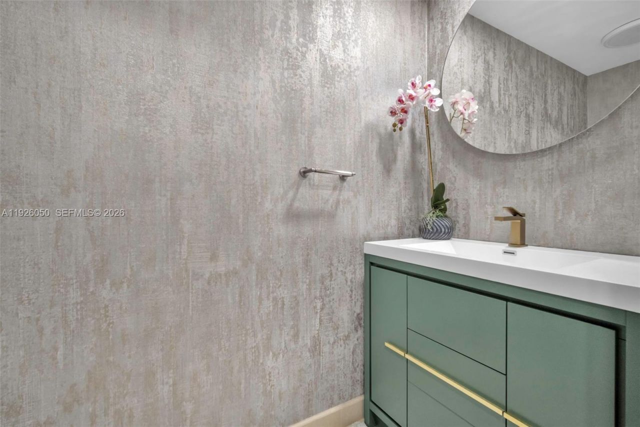 333 Las Olas Way, Unit 405, Fort Lauderdale, FL 33301 Photo