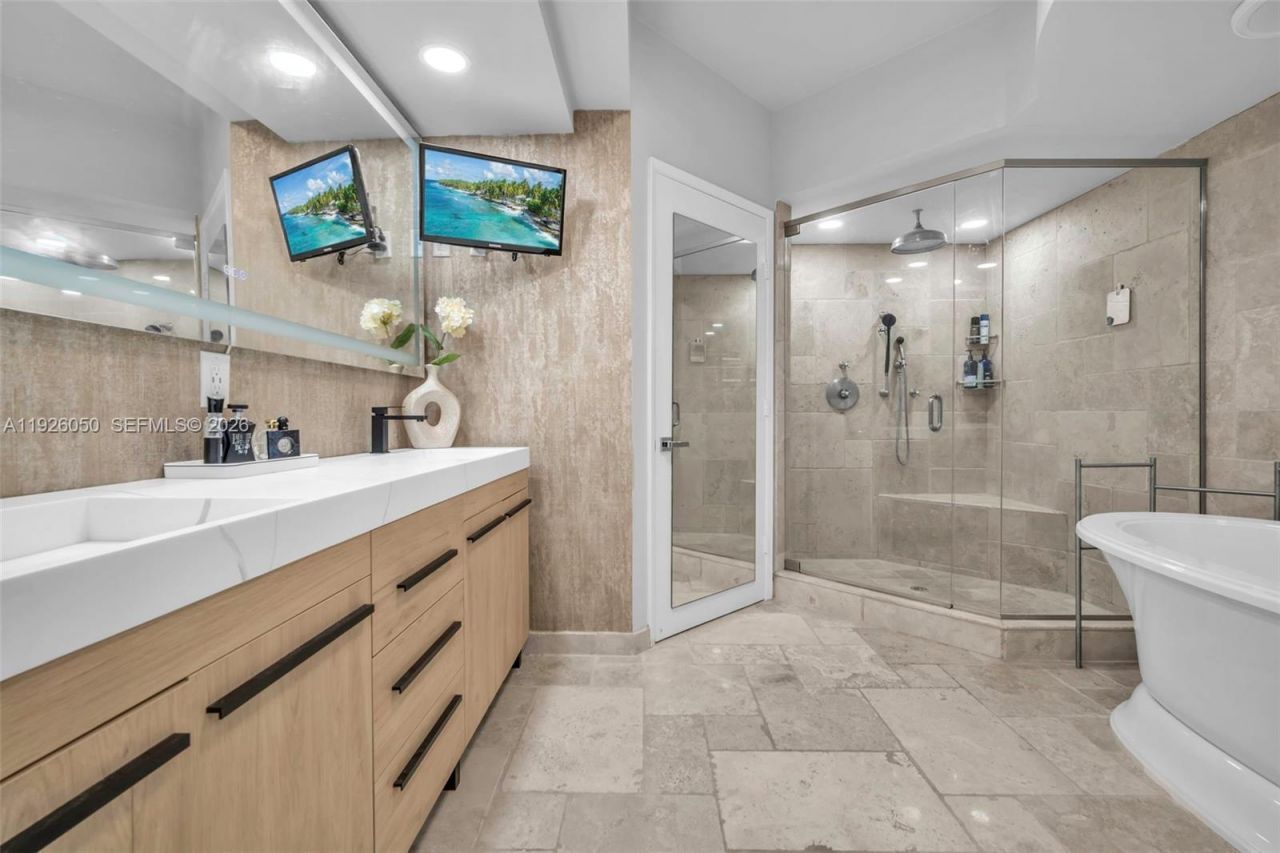 333 Las Olas Way, Unit 405, Fort Lauderdale, FL 33301 Photo