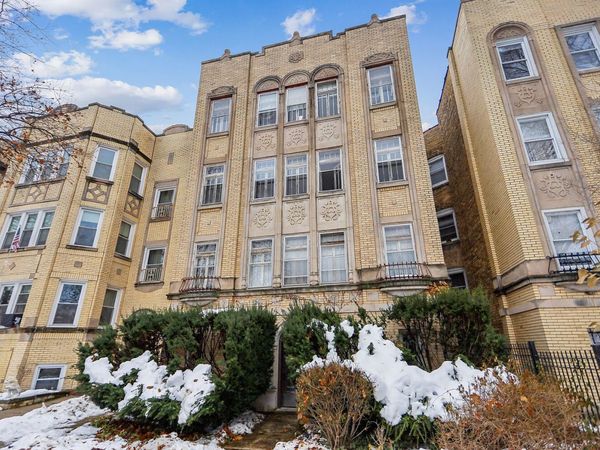 6434 N Mozart Street, Chicago, IL 60645