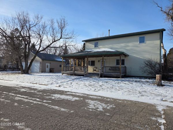 202 2ND Street NW, Climax, MN 56523