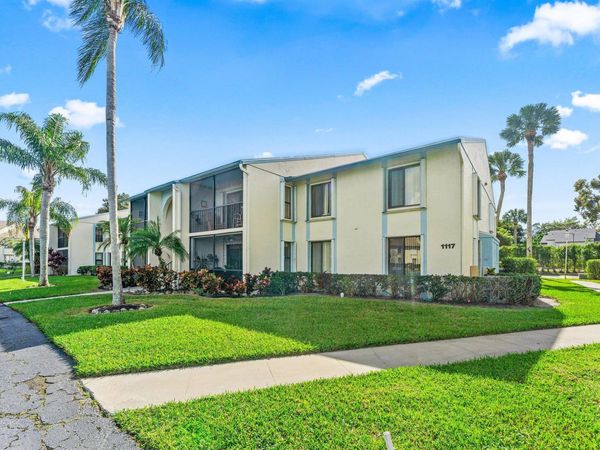 1117 Green Pine Boulevard, Unit D2, West Palm Beach, FL 33409