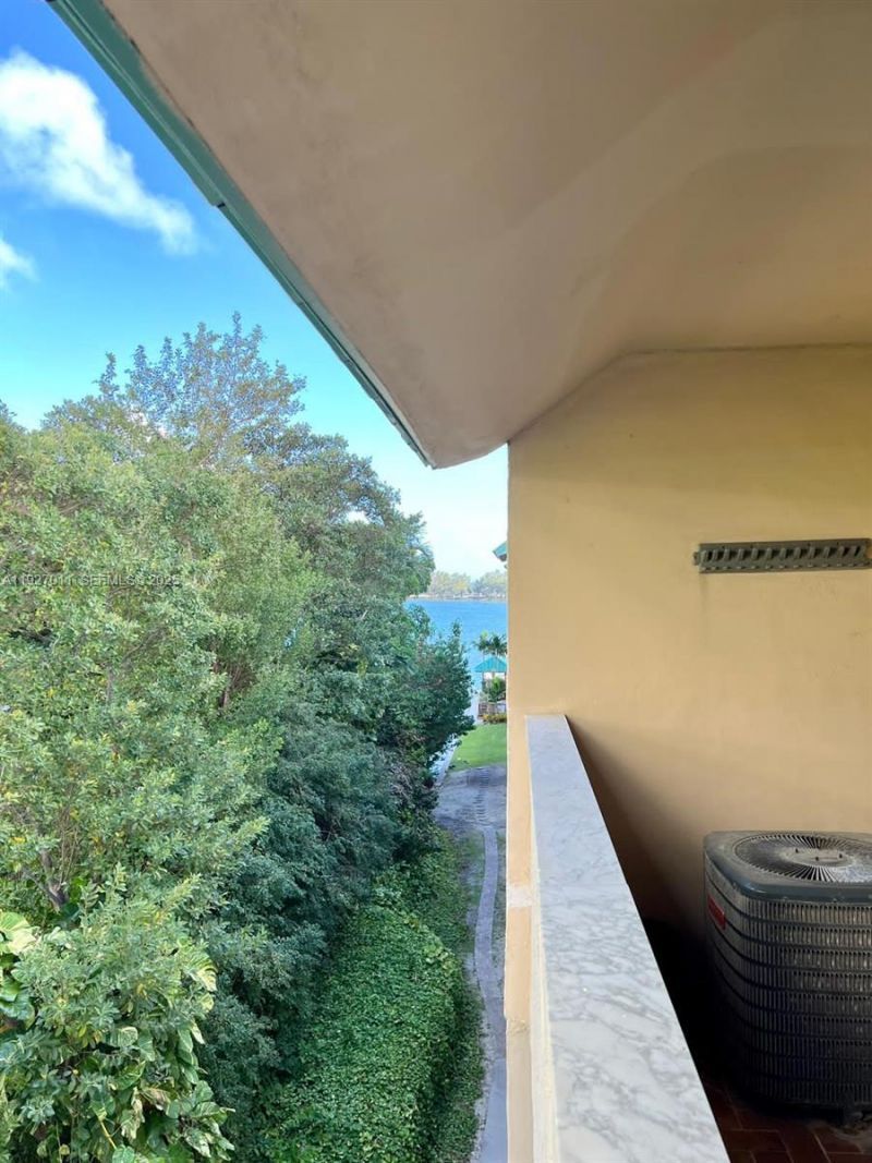 2201 Brickell Ave, Unit 83, Miami, FL 33129 Photo