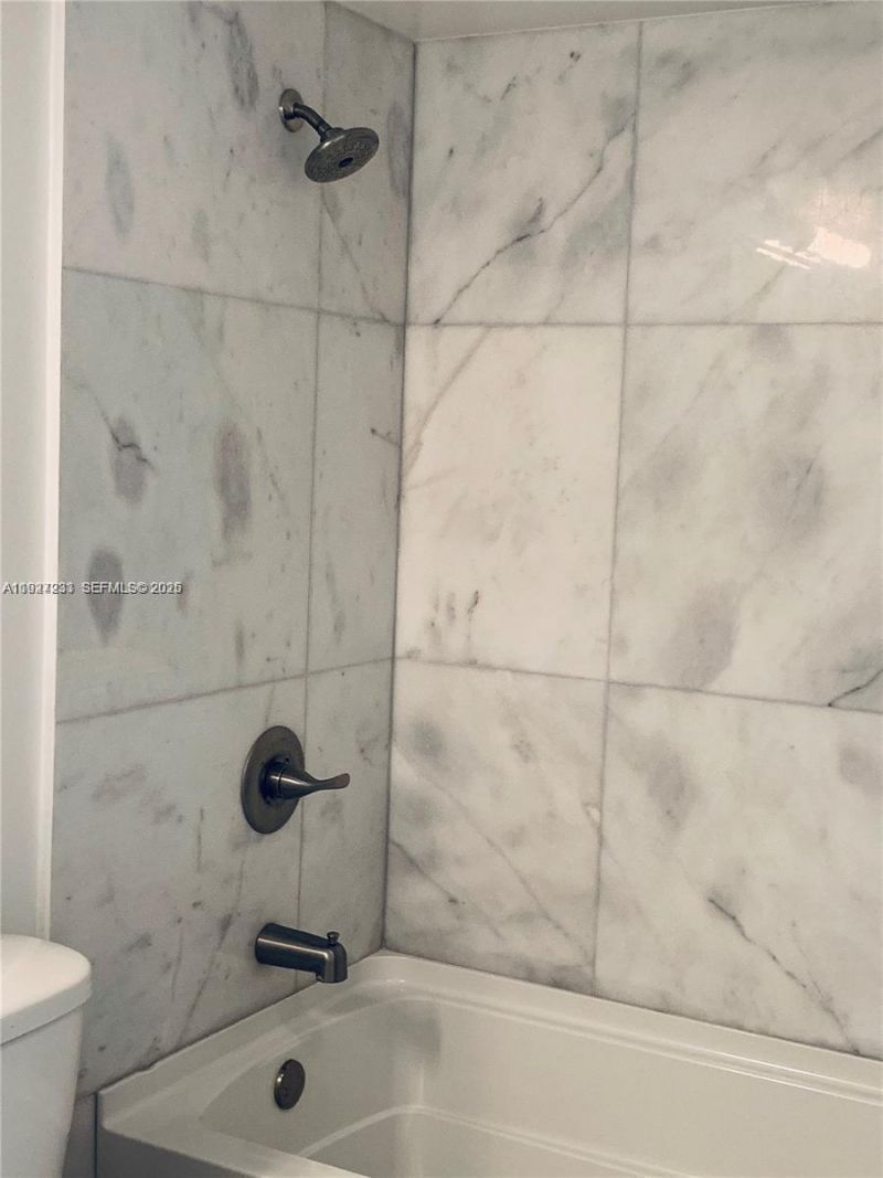 19380 Collins Ave, Unit 1423, Sunny Isles Beach, FL 33160 Photo