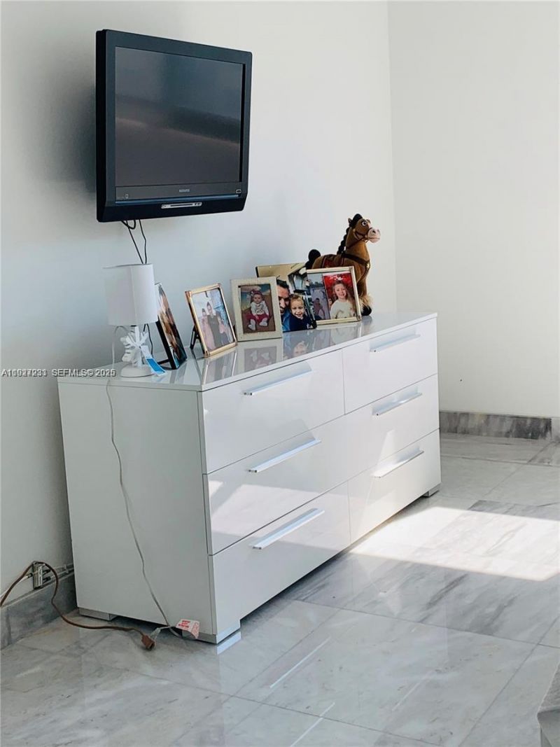 19380 Collins Ave, Unit 1423, Sunny Isles Beach, FL 33160 Photo