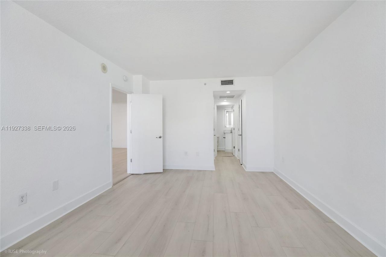 401 69th St, Unit 613, Miami Beach, FL 33141 Photo