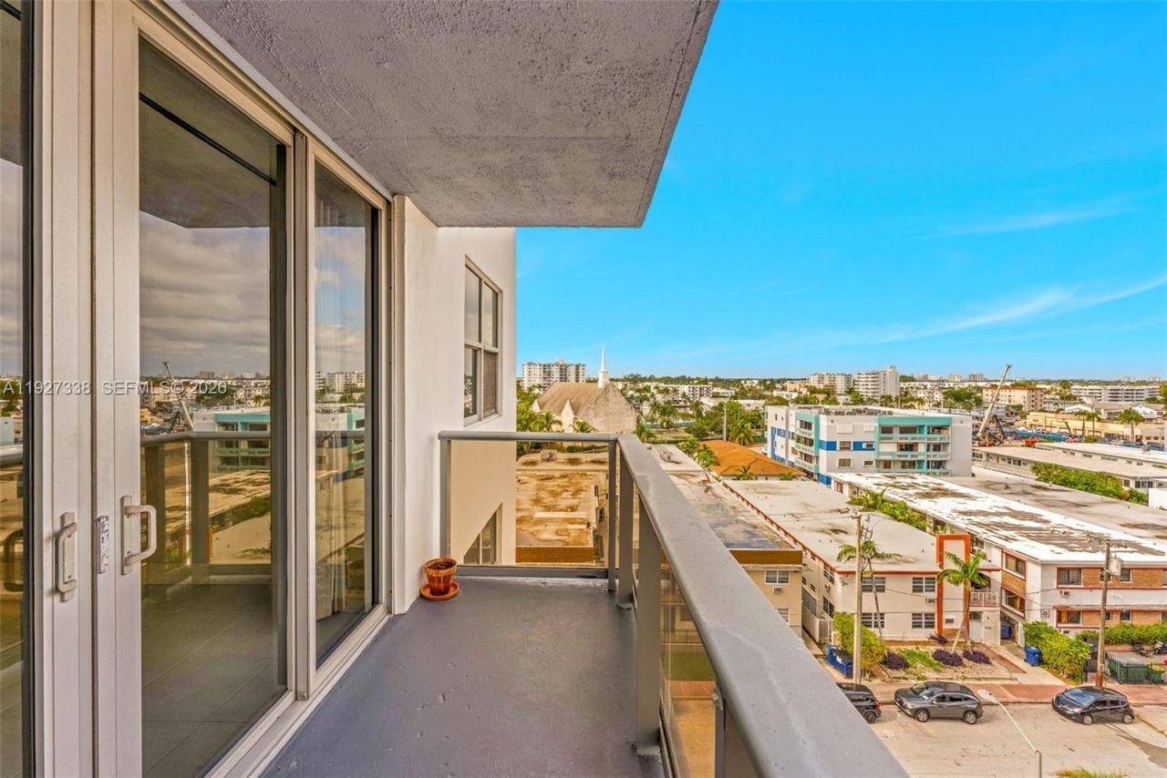 401 69th St, Unit 613, Miami Beach, FL 33141 Photo